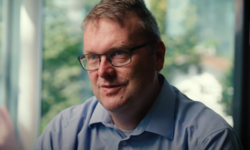 Prof. Heinz Bernhardt im Video des Projekts.