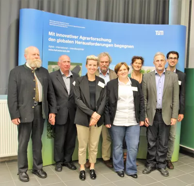 ©CLuksch/TUM, v.l.: G. Brem, J. Troxler, D. Thiess, J. Krieter, M. Schmicke, L. Trost, G. Rigoll, T. Chmura