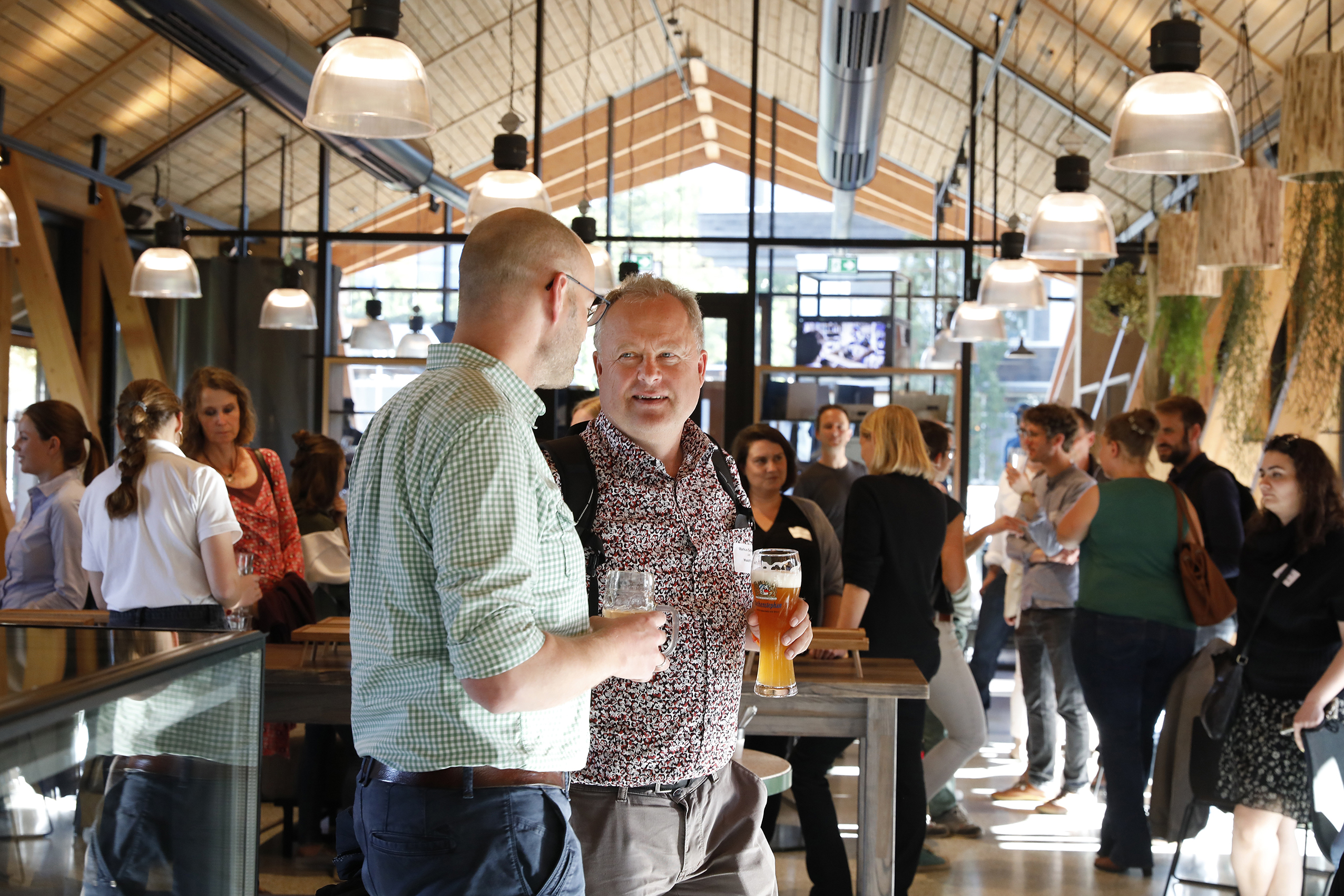 Numerous researchers from TUM, HSWT, LfL and LWF took the opportunity to exchange ideas at the first Weihenstephan Science Dating (Photo: Gleixner/LfL)