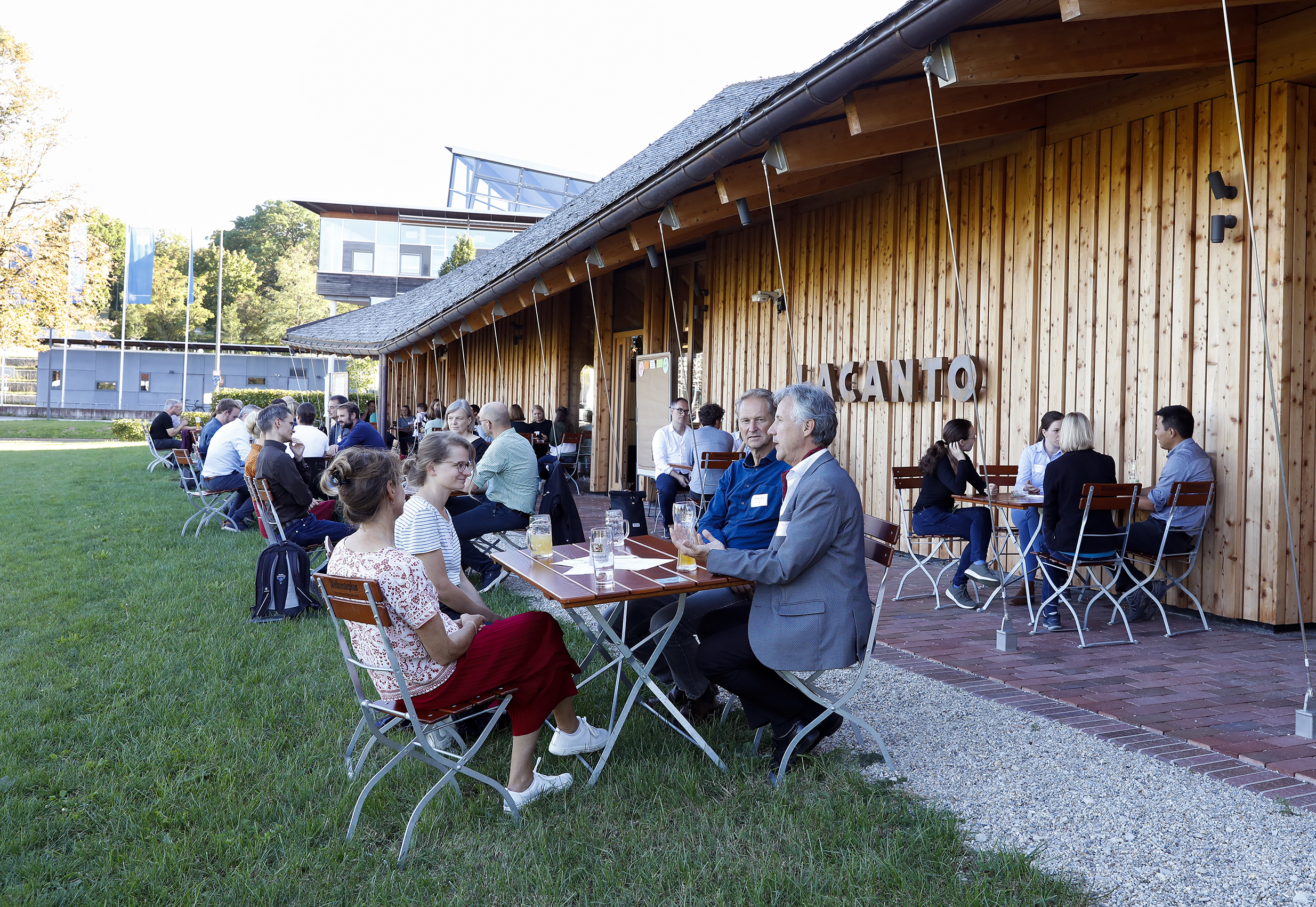 Numerous researchers from TUM, HSWT, LfL and LWF took the opportunity to exchange ideas at the first Weihenstephan Science Dating (Photo: Gleixner/LfL)